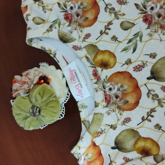 Thanksgiving dress and pumpkin bow size 3t nwt - Picture 2 of 5